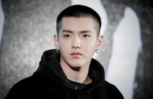 周易八字算命吴亦凡(怎么测八字,怎样测生辰八字 )